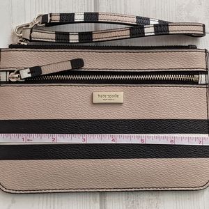 EUC Kate Spade New York Wristlet